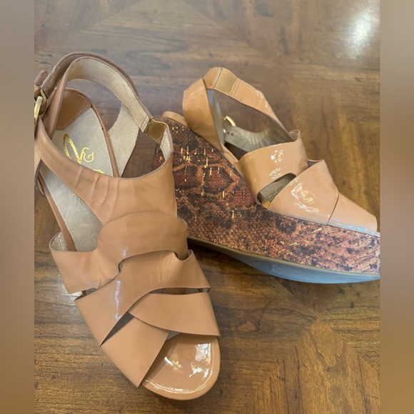 Nordstrom Joan & David Wedge Sandals Patent Leather Upper NWTS Size 8 - Picture 3 of 5